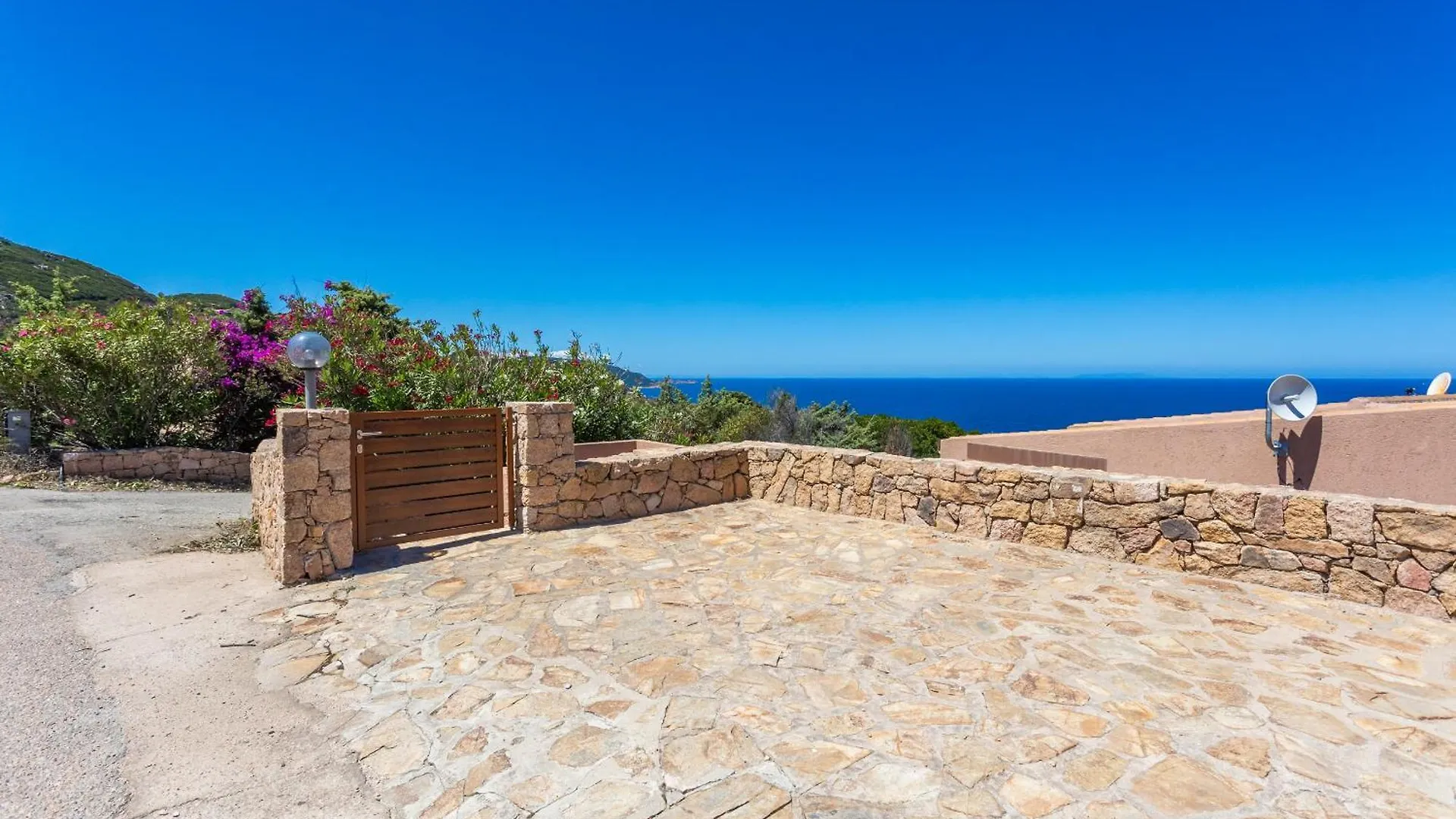 בית נופש קוסטה פרדיסו Villa Moravia With Sea View איטליה